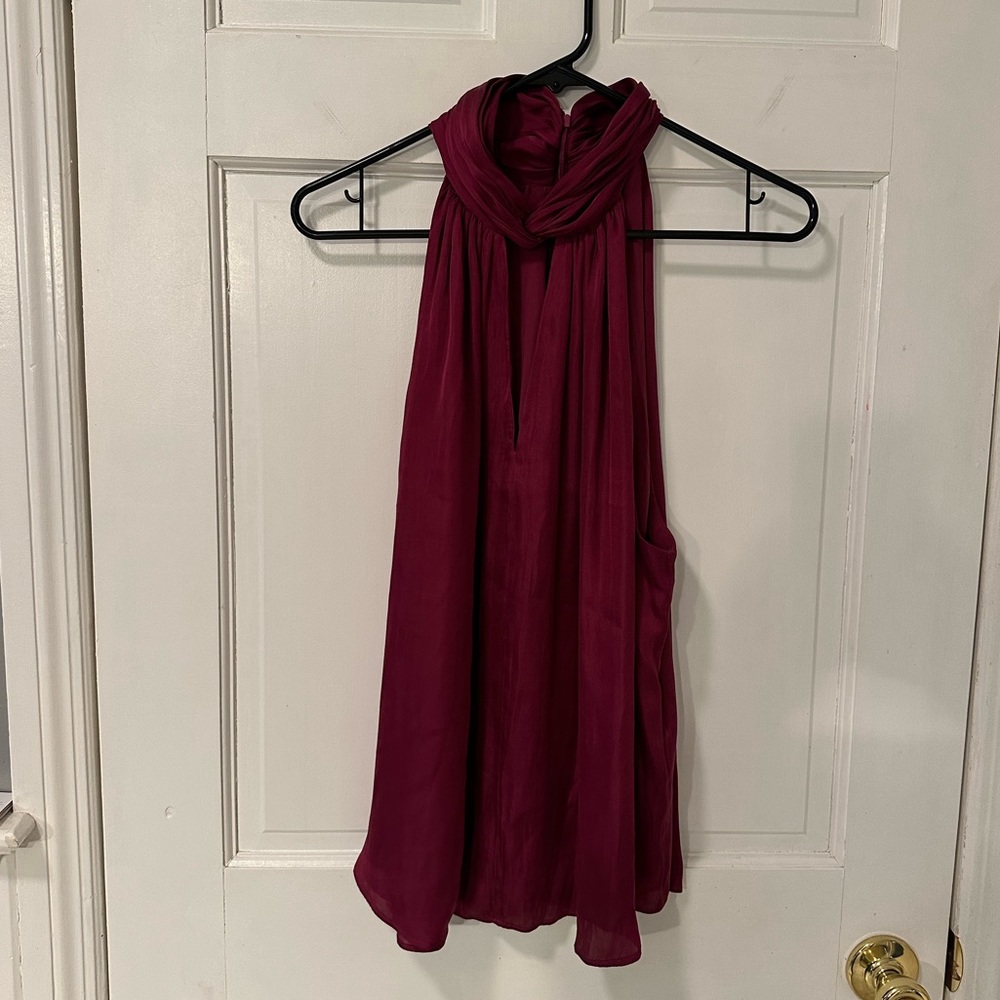 Banana Republic women’s flowy sleeveless top.. high neckline and zip closure… XL